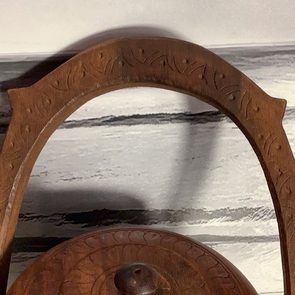 Vintage Hand Carved Wood Floral Pattern Ice Bucket With Lid Handle - Picture 4 of 12